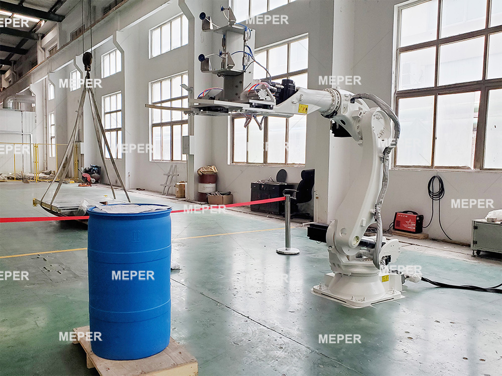 MEPER intelligence servo motor syste robot arm for carry plastic bottle hdpe drums package