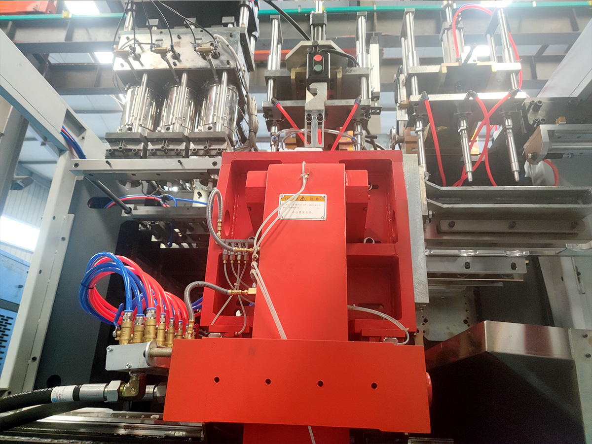 China Meper Durable Plastic Blow Moulding Machine Three Layer Six Head Machinery